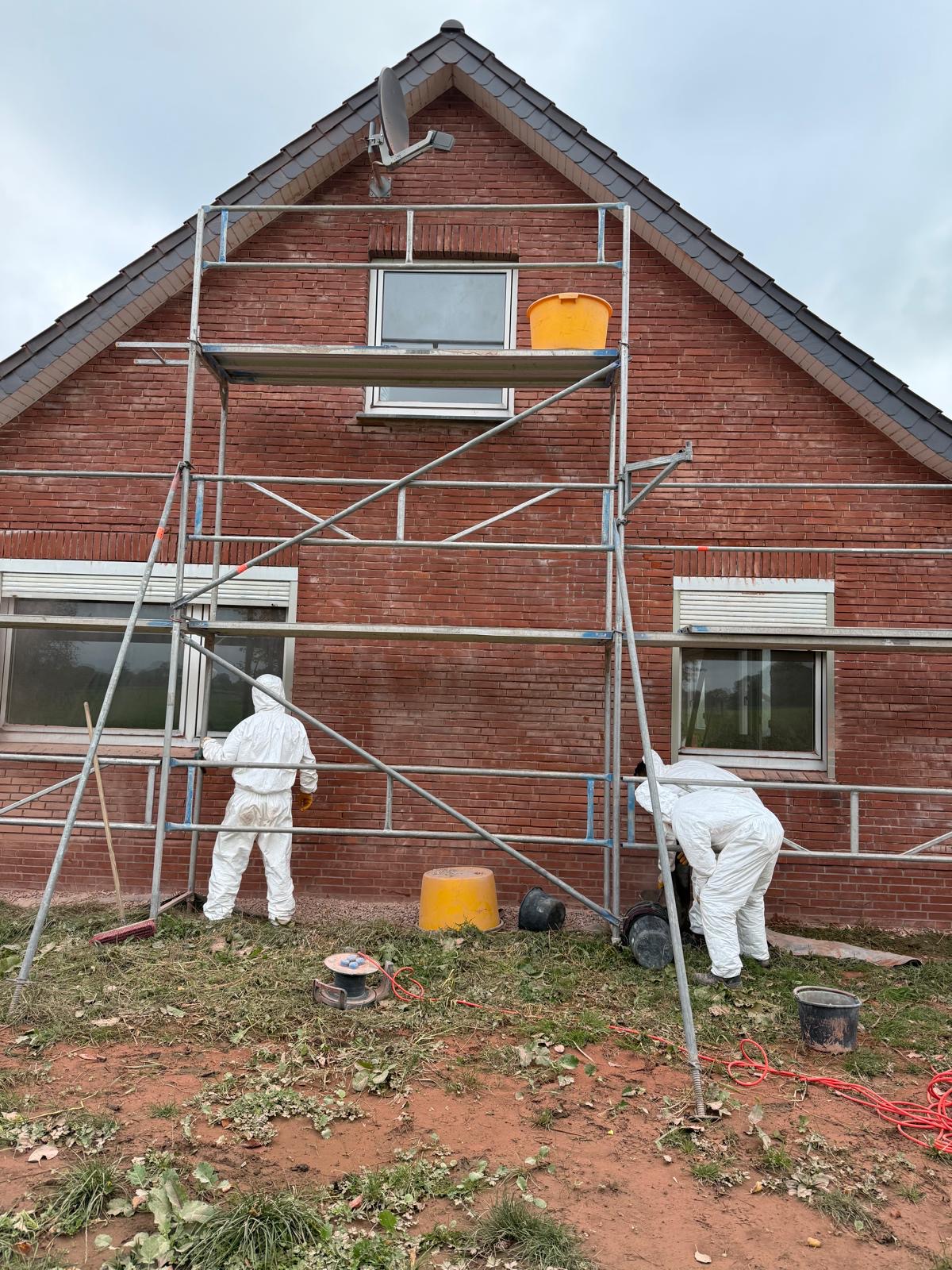 Fassadensanierung – Sandstrahlen einer Klinkerfassade